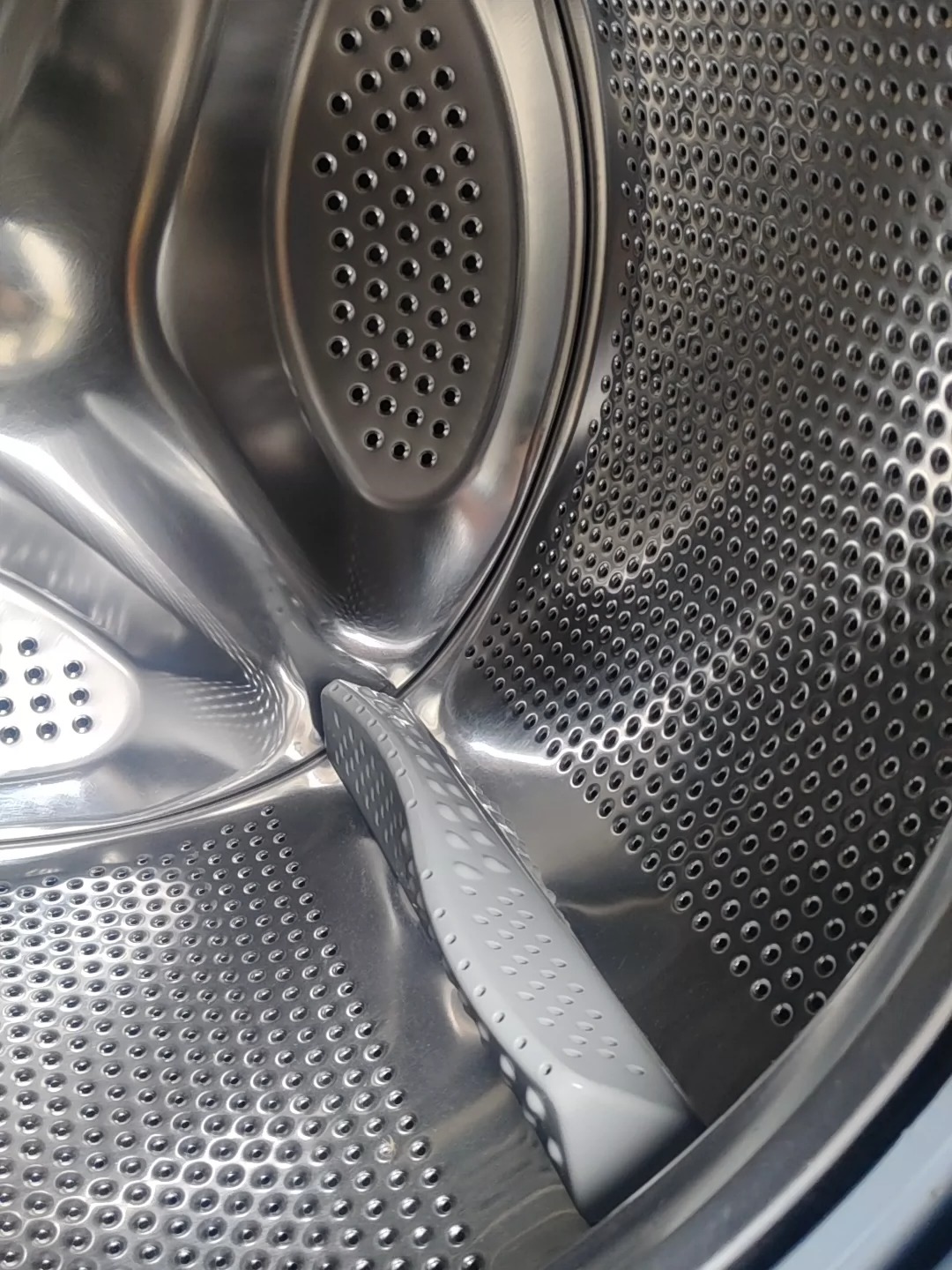 美的MG80-1232E（S）可以洗8公斤的 二手自用，个人闲置用不到了要搬家了，出了，需要的直接私聊拍下，没有任何功能问题，功能完好无损，不包邮，支持附近自提